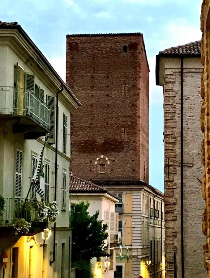 Appartamento In Centro Storico "La Casa Di Cri" Asti Zewnętrze zdjęcie